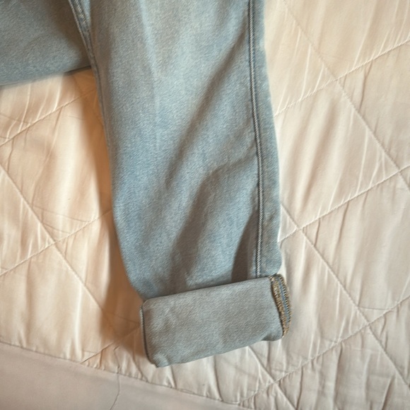 Old navy light wash - Picture 4 of 5